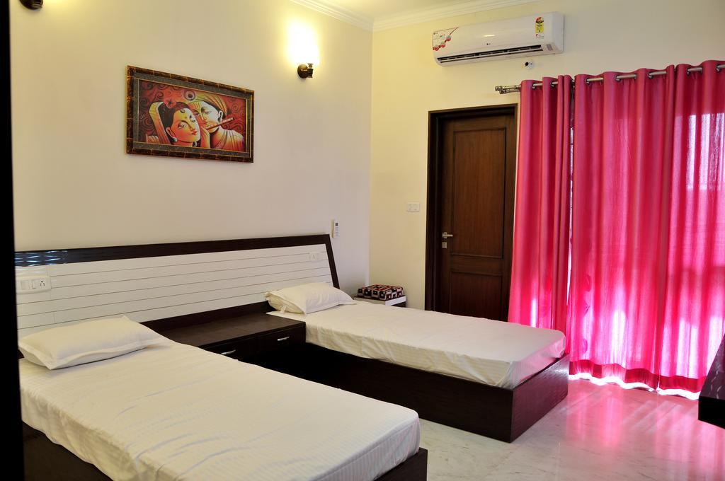Mohini Home Stay Agra  Eksteriør billede