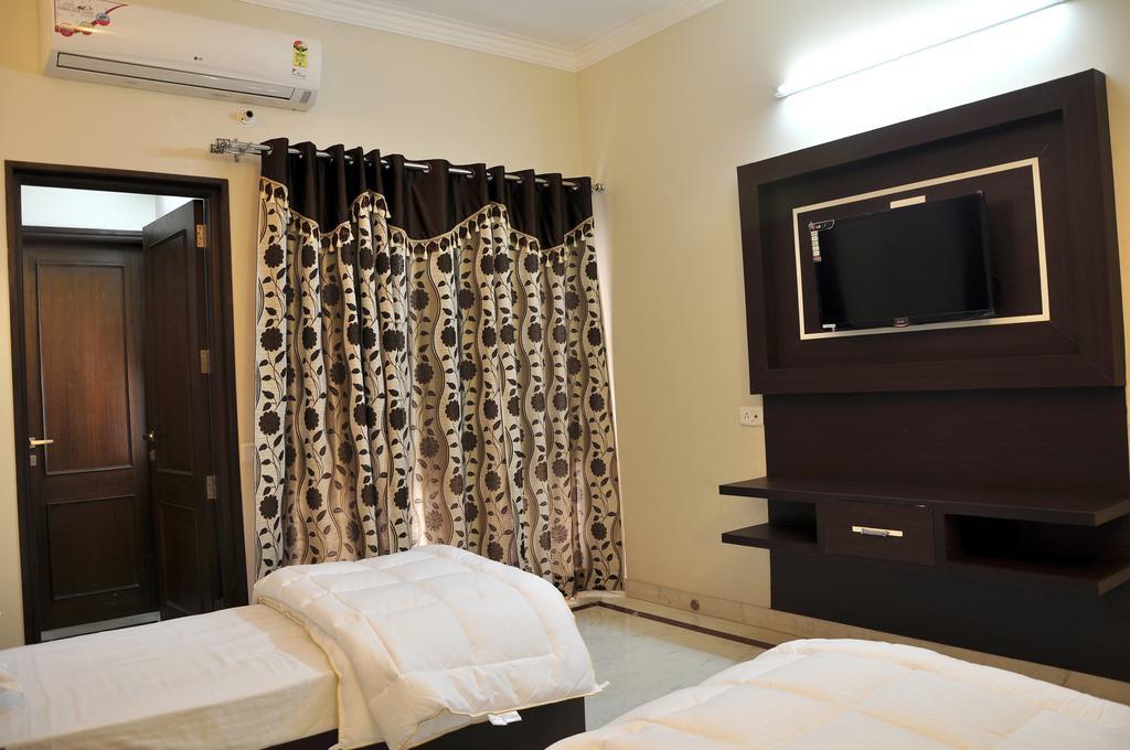 Mohini Home Stay Agra  Eksteriør billede