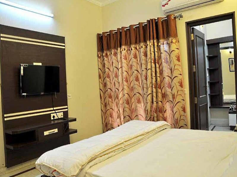 Mohini Home Stay Agra  Eksteriør billede